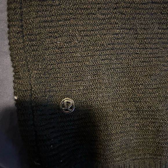 Women’s lululemon simply wool sweater size 8 in black - Picture 3 of 3